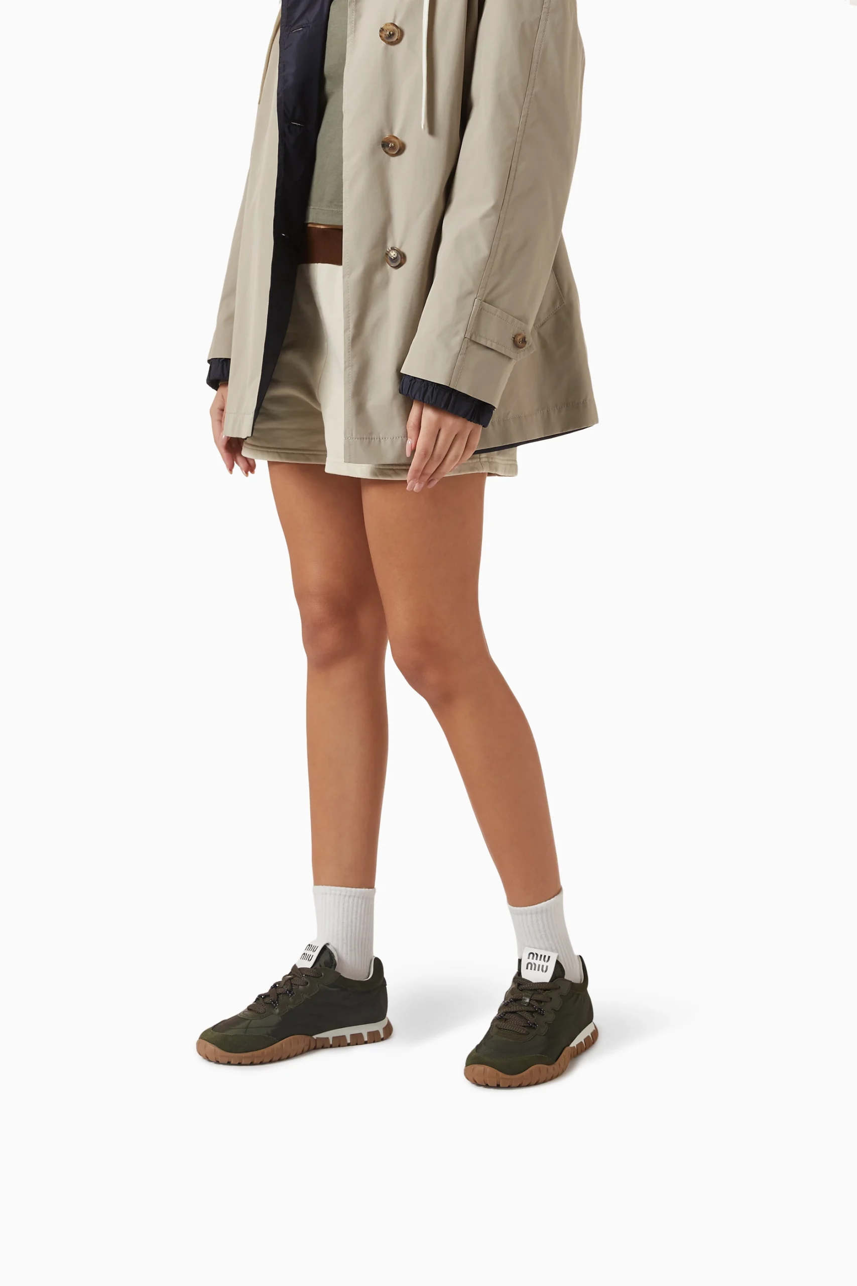 miu-miu-sneaker-main (2) حذاء رياضي ميوميو من القماش التقني والجلد المدبوغ – تصميم مميز - الصورة 1