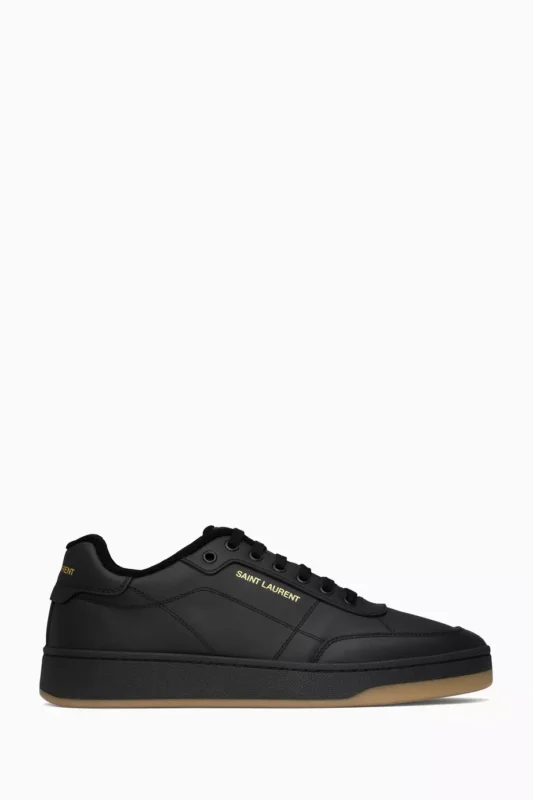 حذاء سان لوران رياضي، سنيكر سان لوران، أحذية سان لوران رجالية، حذاء رياضي فاخر، Saint Laurent sneakers، جلد عجل إيطالي، شوز رجالي فاخر، أحذية ماركة عالمية، متجر أحذية أون لاين، حذاء رياضي إيطالي، سنيكر منخفض.