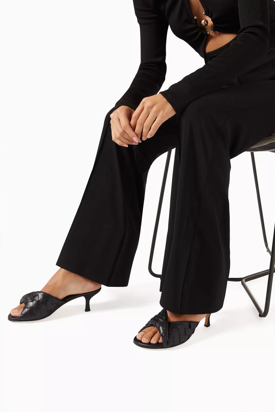 bottega-veneta-leather-insole-sole-luxury-quality حذاء بوتيغا فينيتا، صندل بلينك 50، Bottega Veneta Blink 50، صندل إنترشياتو، جلد إنترشياتو فاخر، صندل مفتوح من الخلف، كعب 80 مم، صنع في إيطاليا، جلد خروف، شنط نسائية فاخرة، أحذية ماركة أصلية، صندل اصلي، صندل نسائي، صندل عالي الجودة، صندل اسود، صندل بكعب، صندل مريح