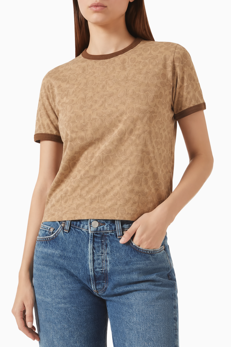 coach-tshirt-flat-lay-back تيشيرت نسائي كوتش سيجنتشر رينغر | قطن جيرسيه 100% - طباعة شعار سيجنتشر - ياقة دائرية - الصورة 1