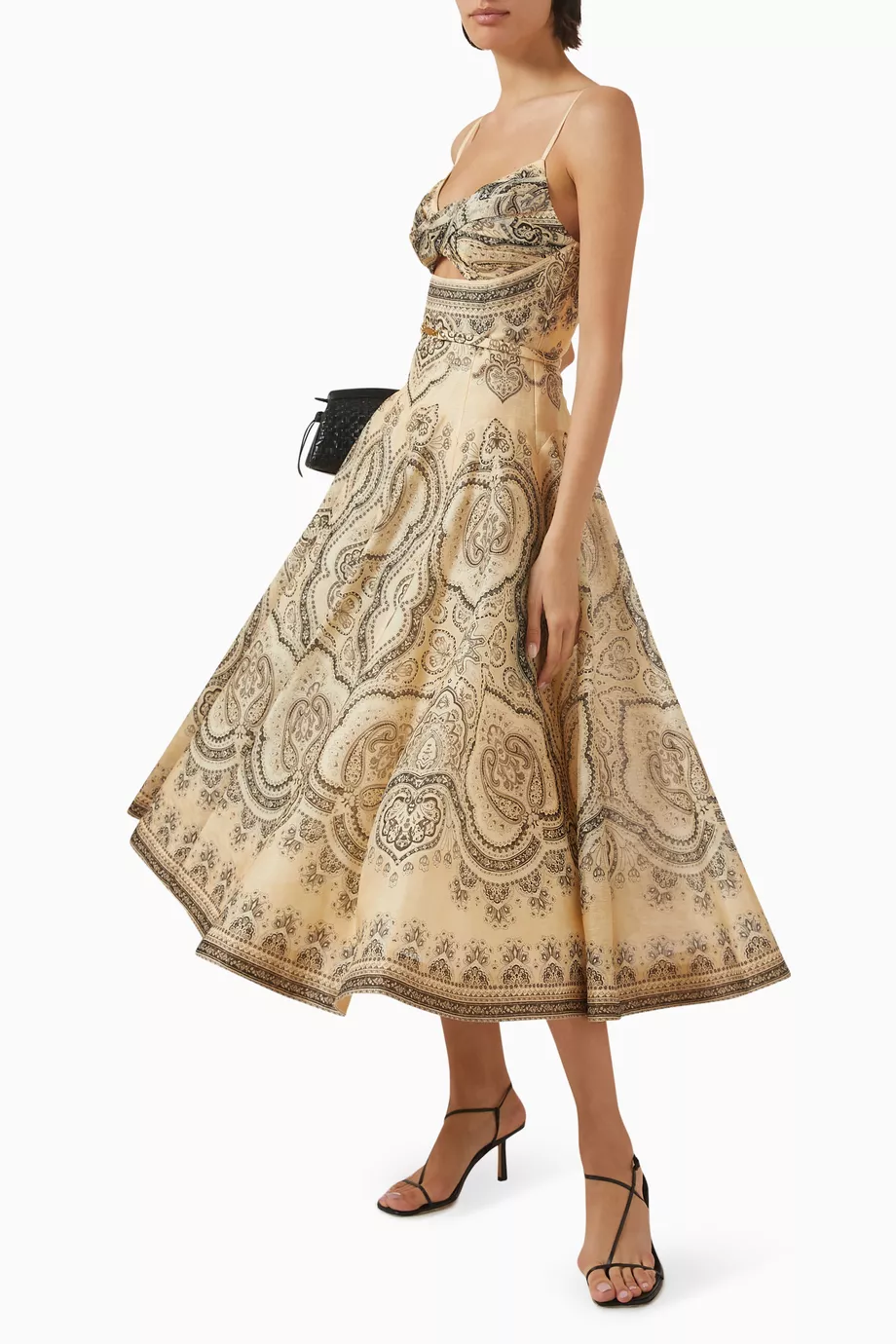 zimmermann-back-zipper-closure (3) فستان زيمرمان لونا | تصميم ملفوف - حزام قابل للإزالة - الصورة 1